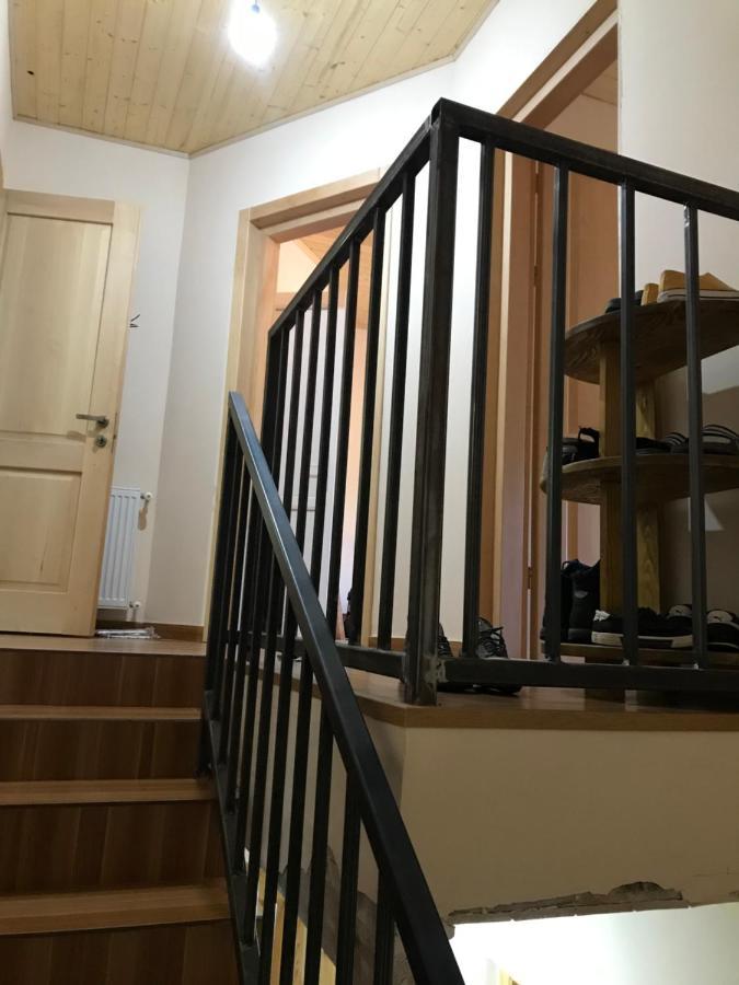Sana Guest House Mestia Bagian luar foto