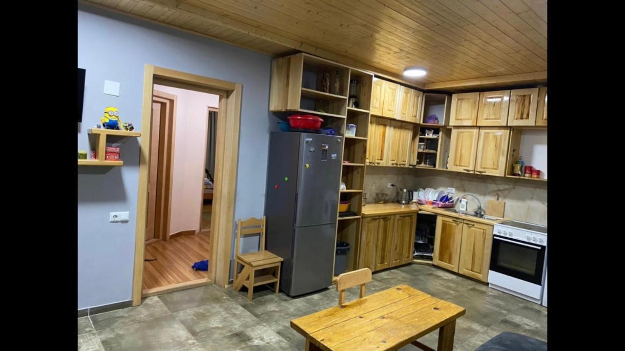 Sana Guest House Mestia Bagian luar foto