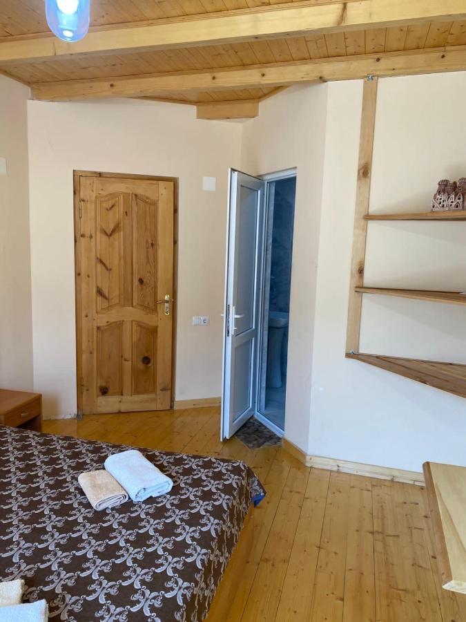 Sana Guest House Mestia Bagian luar foto