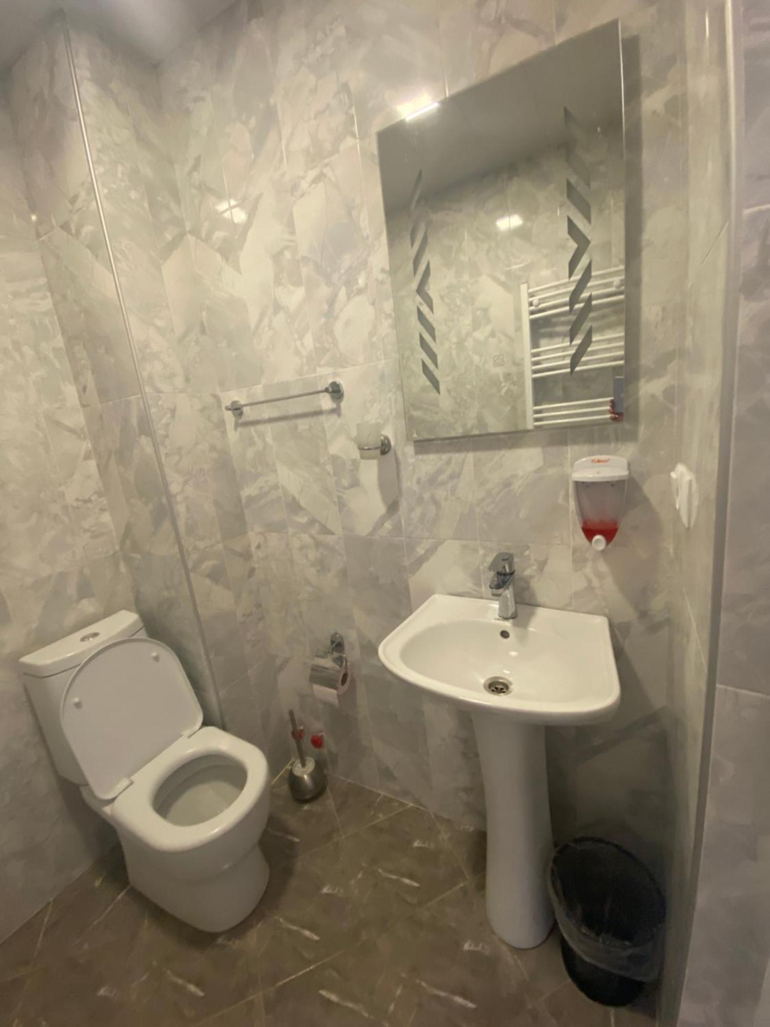 Sana Guest House Mestia Bagian luar foto