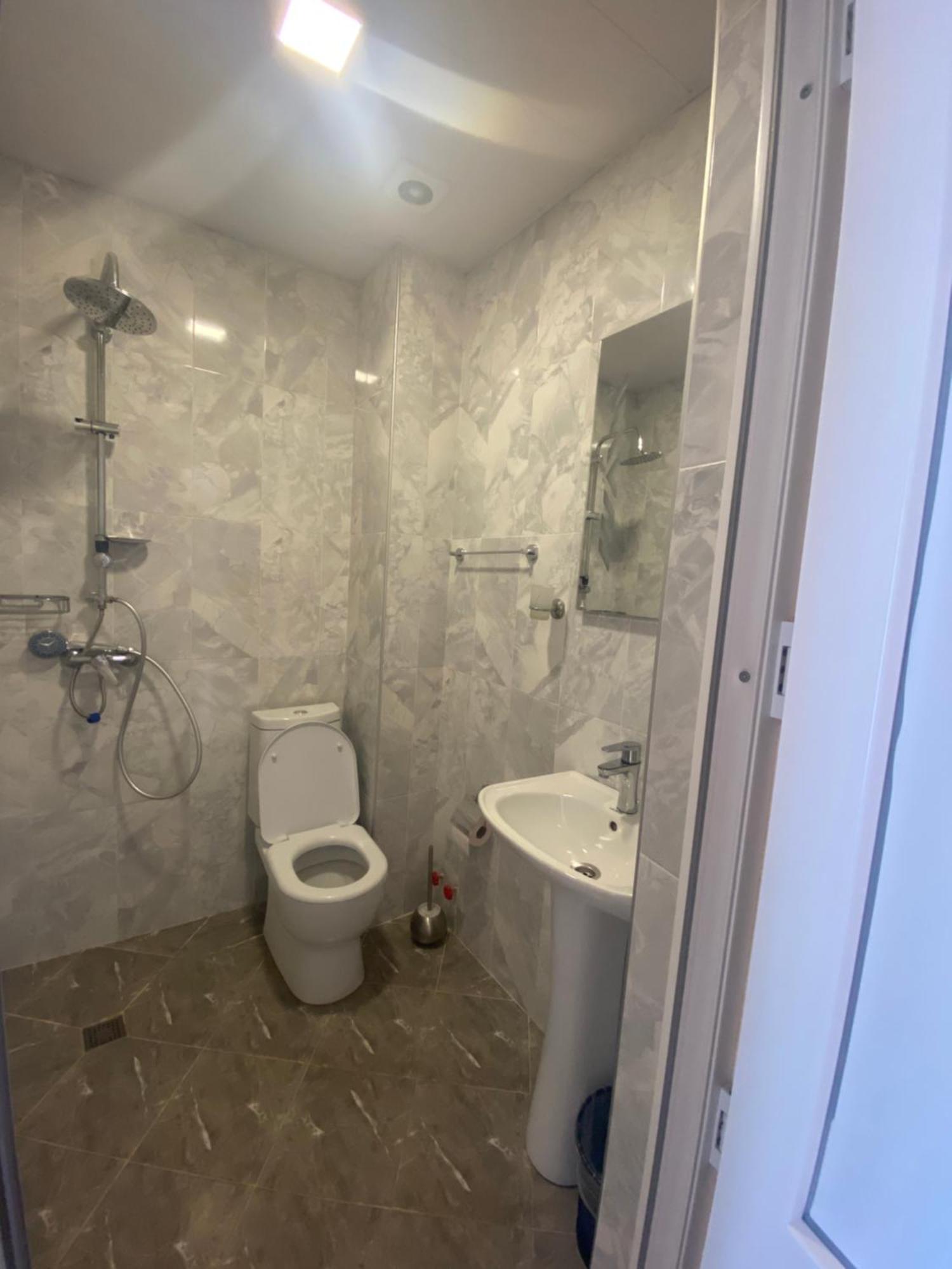 Sana Guest House Mestia Bagian luar foto