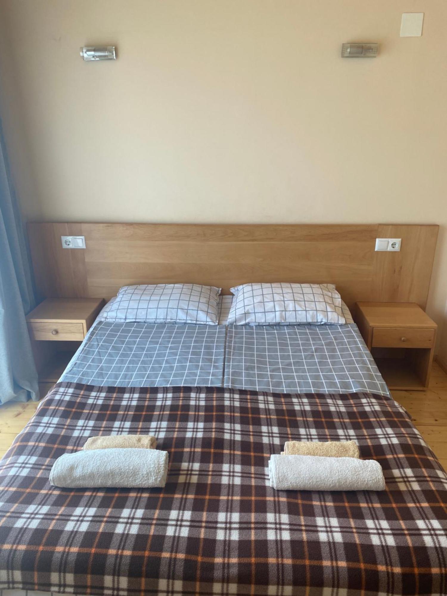 Sana Guest House Mestia Bagian luar foto